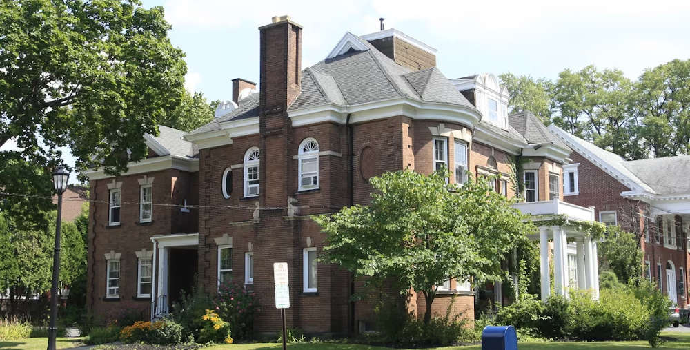 sedgwick-suites-530-oak-street